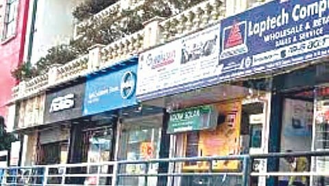 नाशिक : इंग्रजी पाट्यांविरोधात विशेष मोहीम