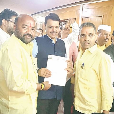 रब्बीसाठी कुकडीचे आवर्तन सोडा : आ. नीलेश लंकेंचे उपमुख्यमंत्र्यांना साकडे