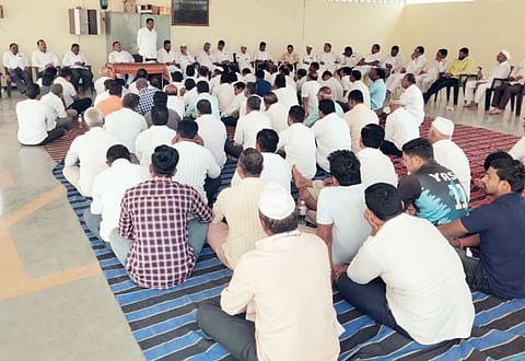 राष्ट्रवादीच्या बैठकीत पदाधिकार्यांनीच वाचला तक्रारींचा पाढा
