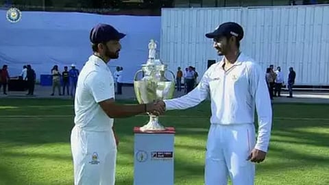 Ranji Trophy Final : मुंबईचा पहिला डाव २२४ धावांवर आटोपला, विदर्भानेही ३१ धावांवर गमावले ३ गडी