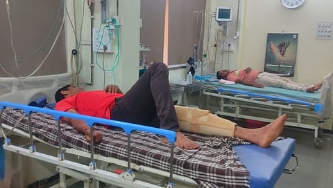 कोल्हापूर : सुलगाव फाट्यानजीक चालत्या दुचाकीवर माकडाची झडप; सोहाळेतील दोघेजण जखमी