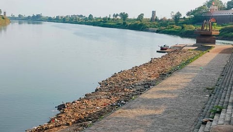 Kolhapur News: नृसिंहवाडीत कृष्णा नदीची पाणी पातळी खालावली