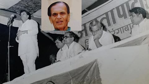 संग्रहित छायाचित्र : सौजन्य दिलीप थोरात : डॉ. बापूसाहेब काळदाते यांच्या प्रचाराच्या जाहीर सभेप्रसंगी अटलबिहारी वाजपेयी, भाऊ थोरात, डॉ नामदेव गाडेकर, डॉ टी. एस. पाटील.