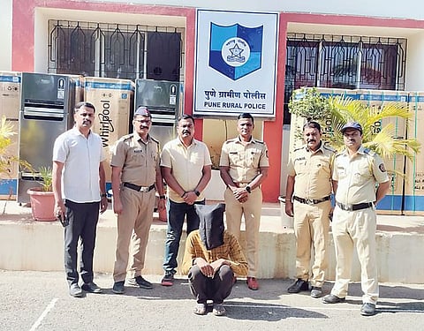 कंटेनरचे सील तोडून करायचा फ्रिज चोरी; आता पोलिसांच्या ताब्यात