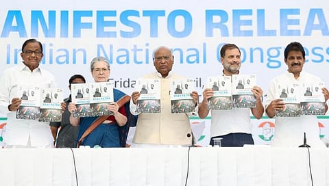Congress Party manifesto | काँग्रेसचा जाहीरनामा प्रसिद्ध, ५ न्याय, २५ गॅरंटी, गरीब महिलांना १ लाख, शेतकऱ्यांच्या कर्जमाफीचे आश्वासन