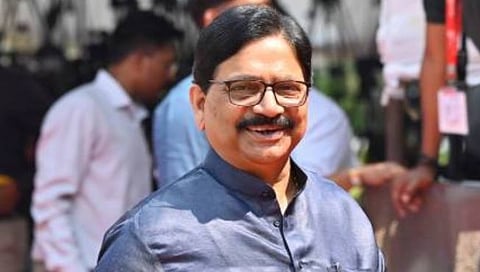 ravindra waikar clean chit from mumbai police jogeshwari plot scam