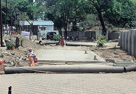 अजब कारभार! दोनशे मीटर रस्त्याच्या कामाला दोन वर्षांचा विलंब
