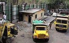 शहरात यांत्रिकी पद्धतीची स्वच्छता ठप्प; ठेकेदाराच्या गाड्या बँकेने केल्या जप्त
