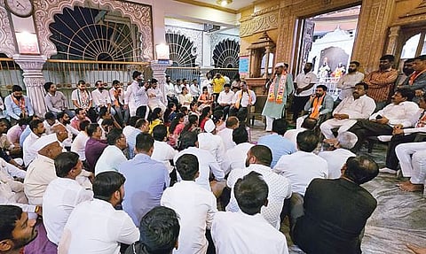 खासदारांना लोकसेवेपेक्षा लोकमनोरंजनात रस : आढळराव पाटीलांची कोल्हेंवर टीका