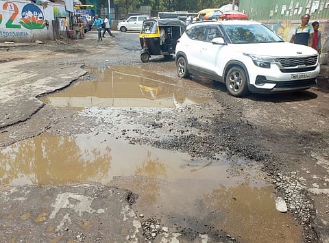 बसस्थानक की तळे? स्वारगेट बसस्थानकाचे चित्र : ठोस उपाययोजना कधी करणार