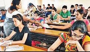 नीट परीक्षेचा पेपर अवघडच! प्रश्न फिरवून विचारल्यामुळे विद्यार्थी गोंधळात