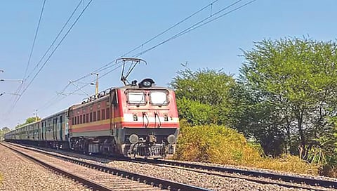 Indian Railway | 1 जून पासून प्रवासी गाडीच्या अप ॲण्ड डाऊनच्या वेळेत काय झाला बदल.. पहा