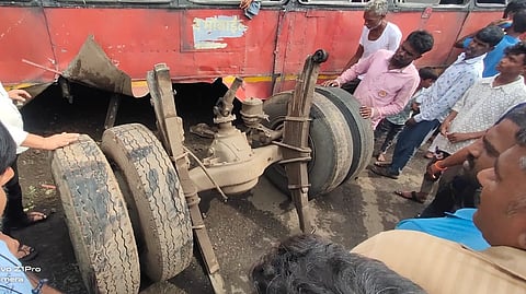 Dhule bus accident