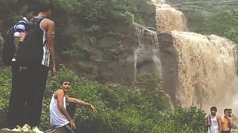 Khalapur News Zenith Falls