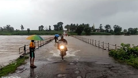 Police deployment on Pune-Bangalore highway due to increase in water level of Ved Ganga