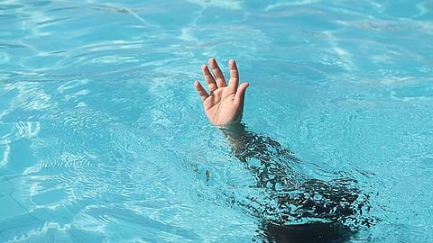 Unfortunate! During Ganesh Visarjan, two children drowned in front of their parents