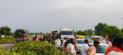 Dhule Solapur highway blocked