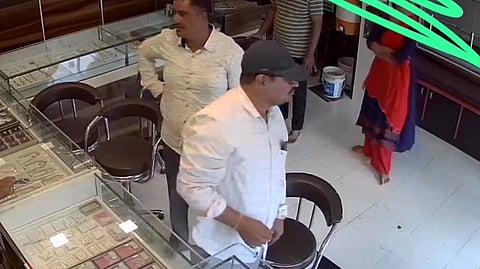 Majalgaon gold theft
