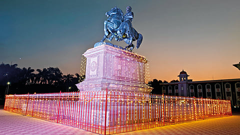 Bronze statue of Chhatrapati Shivaji Maharaj on horseback at Shivaji University