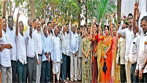 A committee leader, workers arrested in fear of Maha Melava