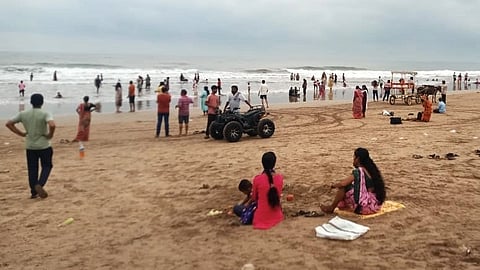 31 December | ‘थर्टी फर्स्ट’ साठी पर्यटकांची पावले कोकणच्या समुद्रकिनारी