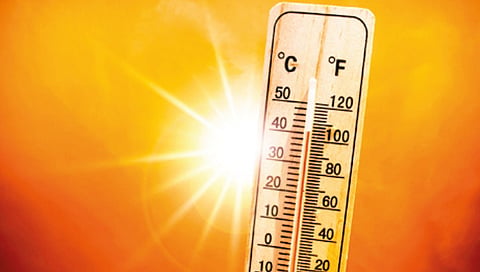 Citizens face heatwave as mercury crosses 40 degrees