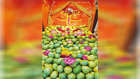 mango-decoration-at-ganpatipule-temple