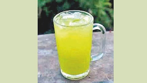सावधान...‘अखाद्य’ बर्फ शीतपेयांच्या ग्लासात