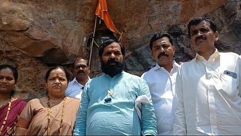 Shivling visit by minister Bharat Gogavale