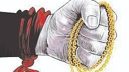 Fake Police Chain Snatching