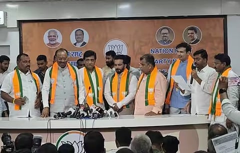 क्रिकेटर केदार जाधवची राजकारणात एन्ट्री, भाजपचे कमळ घेतले हाती