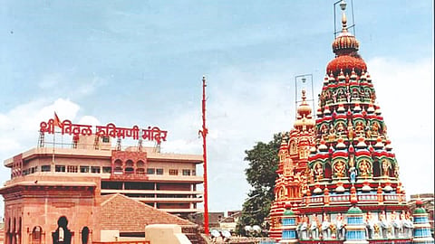 विठ्ठल-रुक्मिणी मंदिरात मोबाईल, कॅमेरा नेण्यास बंदी