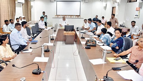 hasan-mushrif-orders-speedy-completion-of-govt-medical-college-and-cpr-works