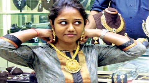 akshaya-tritiya-boosts-demand-for-expensive-gold