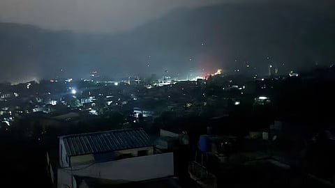 India Pakistan War | कराची पोर्टवर भारताच्या नौदलाने डागले मिसाईल, भारताच्या तडाख्यामुळे पाकिस्तानात अफरातफरी !
