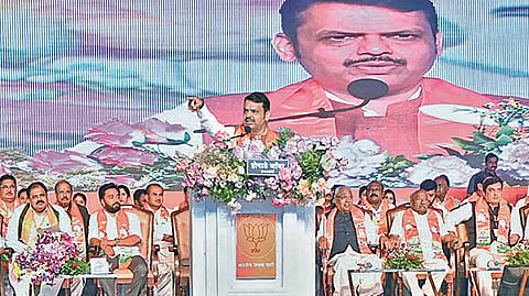 Chief Minister Devendra Fadnavis said that 'Almatti' will not allow the height to be increased