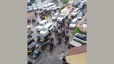 Kalyan Shil road traffic jam