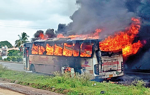 Shivshahi bus burnt |