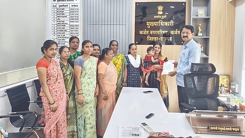 Women protest stray dogs Bhisegaon
