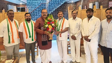 Padmkar Valvi Join Congress