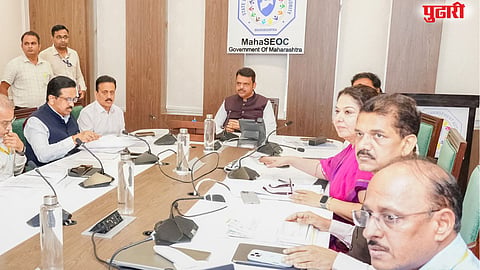 मुख्यमंत्री देवेंद्र फडणवीस यांच्या अध्यक्षतेखाली मंत्रालय नियंत्रण कक्षात महाराष्ट्रातील अतिवृष्टीसंदर्भात सविस्तर बैठक