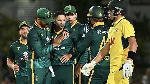 sa vs aus odi series south africa beat australia by 98 runs in first odi
