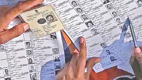 voter-id-biometrics-aadhaar-mandatory