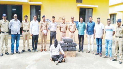 cannabis-transporters-suspect-police-following
