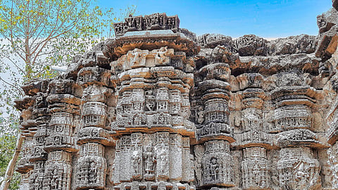 बार्शी टाकळी हे नाव गावाभोवती असलेल्या बारा वेशी किंवा दरवाज्यांवरून ओळखले जाणारे बर्वेस टाकळीचे अपभ्रंश रूप आहे.