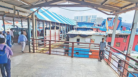 slums near Bandra railway station