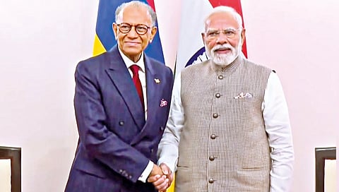 India mauritius local currency trade