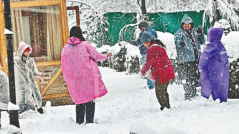 kashmir first snowfall of the season