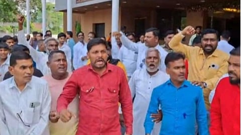 Lok Swarajya Protest vs Ashok Chavan