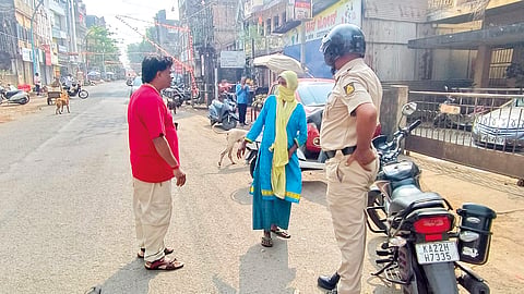 Belgaum news : रस्त्यात कुत्र्यांना खाऊ घातल्यास कारवाई